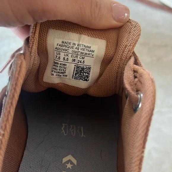 Converse Chuck Taylor Platform Sneakers - Picture 5 of 9